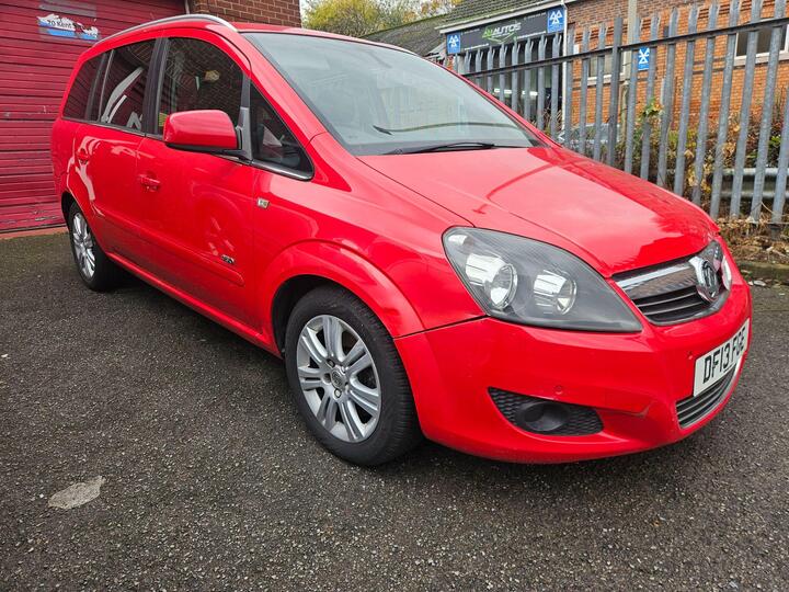 Vauxhall Zafira 1.7 CDTi EcoFLEX Design Euro 5 5dr (SNav) Vauxhall Zafira 1.7 CDTi EcoFLEX Design Euro 5 5dr (SNav)