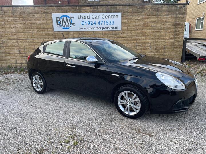 Alfa Romeo Giulietta 1.4 TB MultiAir Distinctive Euro 6 (s/s) 5dr Alfa Romeo Giulietta 1.4 TB MultiAir Distinctive Euro 6 (s/s) 5dr