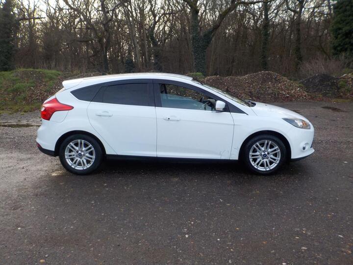 Ford Focus 1.0T EcoBoost Titanium Euro 5 (s/s) 5dr