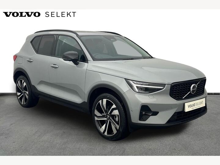 Volvo XC40 2.0 B3 MHEV Ultra Dark DCT Auto Euro 6 (s/s) 5dr