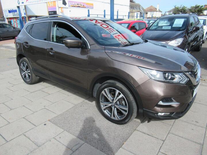 Nissan Qashqai 1.6 DCi N-Connecta XTRON Euro 6 (s/s) 5dr