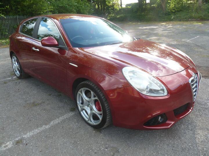 Alfa Romeo Giulietta 2.0 JTDM-2 Lusso Euro 5 (s/s) 5dr