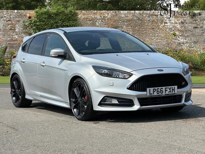 Ford Focus 2.0T EcoBoost ST-3 Euro 6 (s/s) 5dr
