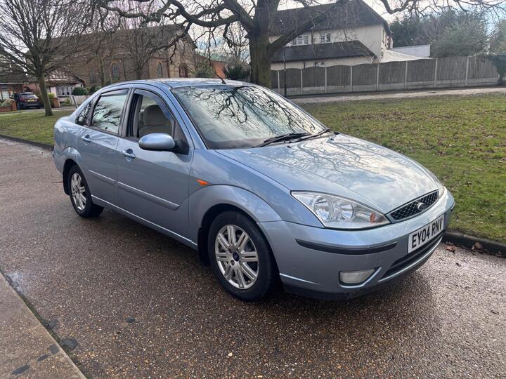 Ford Focus 2.0i 16v Ghia 4dr