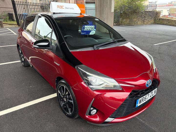 Toyota Yaris 1.5 VVT-h Blue Bi-Tone E-CVT Euro 6 (s/s) 5dr