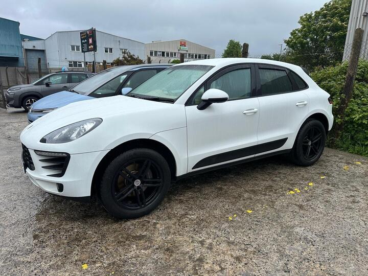 Porsche Macan 2.0T PDK 4WD Euro 6 (s/s) 5dr Porsche Macan 2.0T PDK 4WD Euro 6 (s/s) 5dr