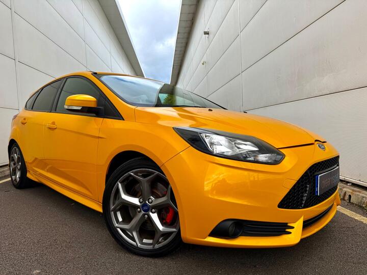 Ford Focus 2.0T EcoBoost ST-2 Euro 5 (s/s) 5dr