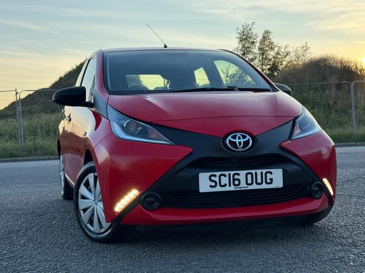 Toyota AYGO 1.0 VVT-i X Euro 5 5dr Euro 5