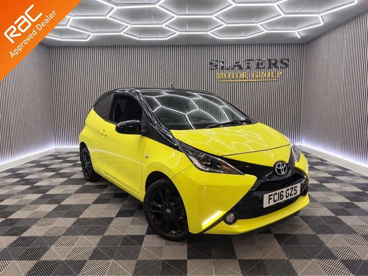 Toyota AYGO 1.0 VVT-i X-cite 3 Yellow Bi-Tone Euro 6 3dr