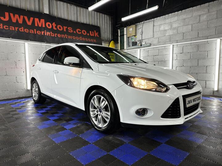 Ford Focus 1.6T EcoBoost Titanium Navigator Euro 5 (s/s) 5dr