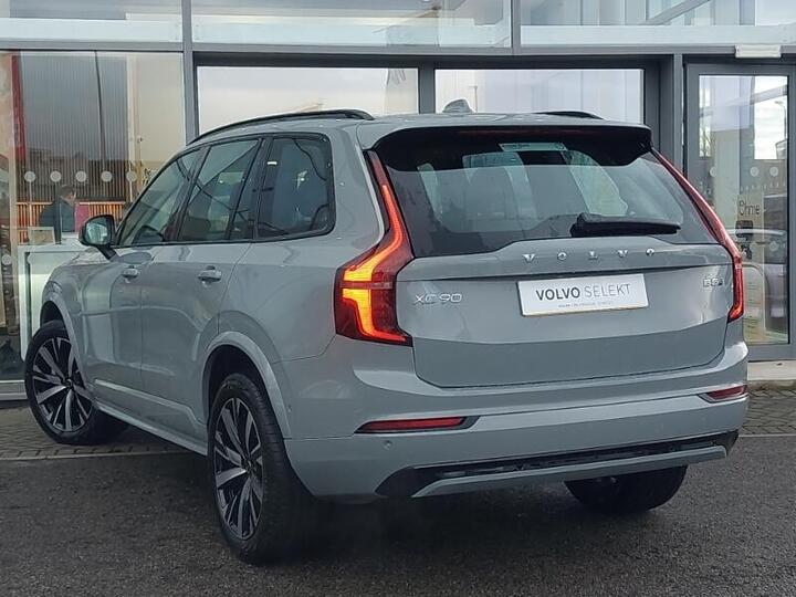 Volvo XC90 2.0 B5 MHEV Plus Auto 4WD Euro 6 (s/s) 5dr