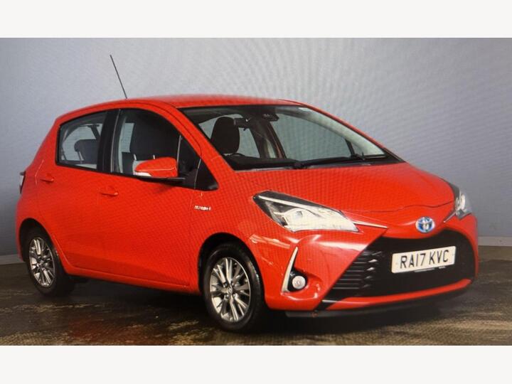 Toyota Yaris 1.5 VVT-h Icon Tech E-CVT Euro 6 (s/s) 5dr