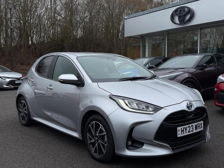 Toyota Yaris 1.5 VVT-h Design E-CVT Euro 6 (s/s) 5dr