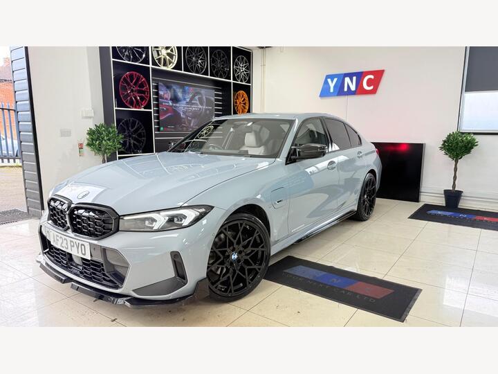 BMW 3 Series 2.0 330e 12kWh M Sport Auto Euro 6 (s/s) 4dr BMW 3 Series 2.0 330e 12kWh M Sport Auto Euro 6 (s/s) 4dr