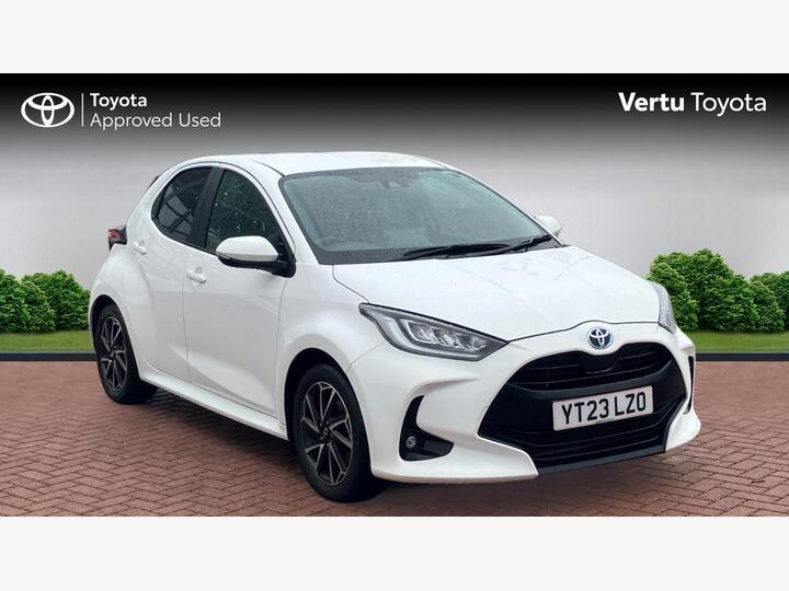 Toyota Yaris 1.5 VVT-h Design E-CVT Euro 6 (s/s) 5dr
