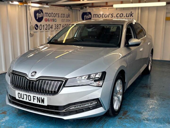 Skoda SUPERB 1.4 TSI IV 13kWh SE Technology DSG Euro 6 (s/s) 5dr Skoda SUPERB 1.4 TSI IV 13kWh SE Technology DSG Euro 6 (s/s) 5dr