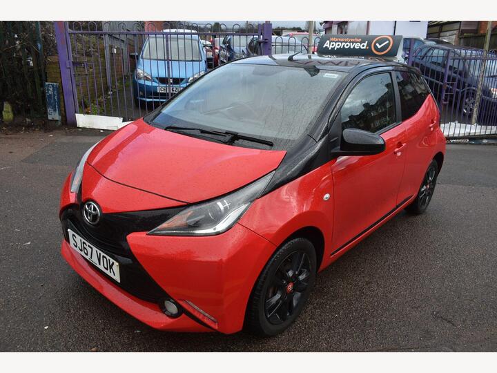 Toyota AYGO 1.0 VVT-i X-cite 4 Red Bi-Tone Euro 6 5dr