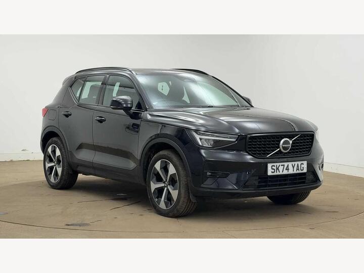 Volvo XC40 2.0 B3 MHEV Plus Dark DCT Auto Euro 6 (s/s) 5dr