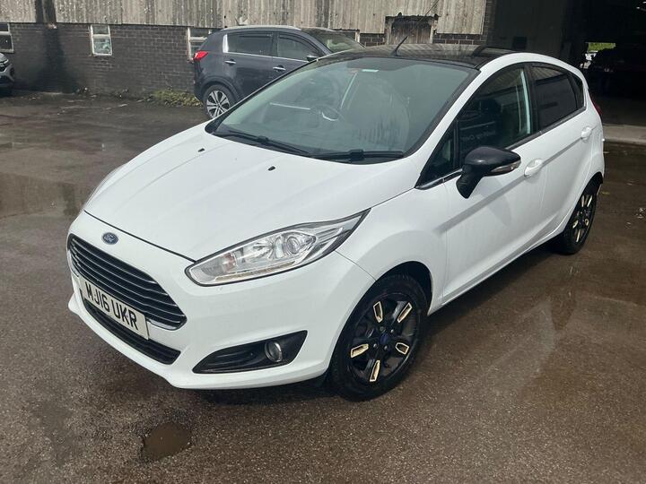 Ford Fiesta 1.0T EcoBoost Zetec White Edition Euro 6 (s/s) 5dr