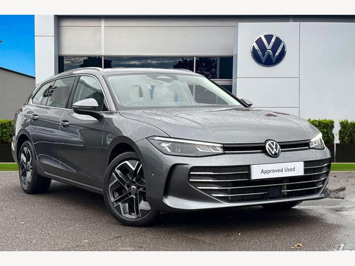 Volkswagen Passat 1.5 TSI EHybrid 19.7kWh Life DSG Euro 6 (s/s) 5dr Volkswagen Passat 1.5 TSI EHybrid 19.7kWh Life DSG Euro 6 (s/s) 5dr