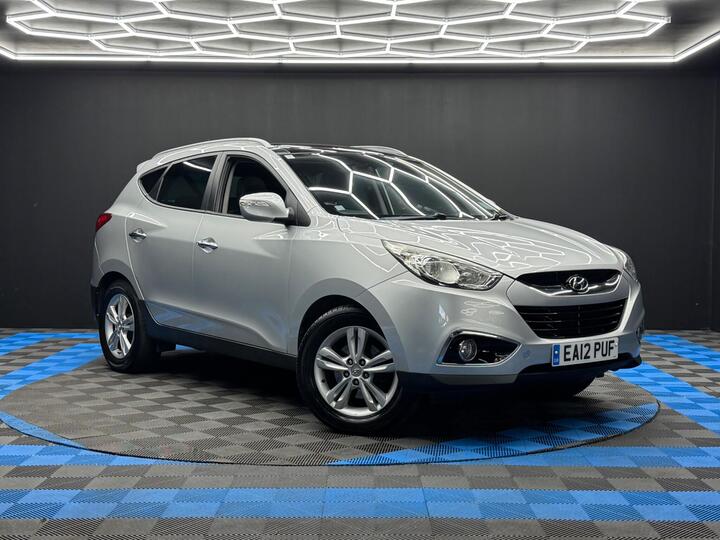 Hyundai Ix35 1.7 CRDi Premium Euro 5 (s/s) 5dr Hyundai Ix35 1.7 CRDi Premium Euro 5 (s/s) 5dr
