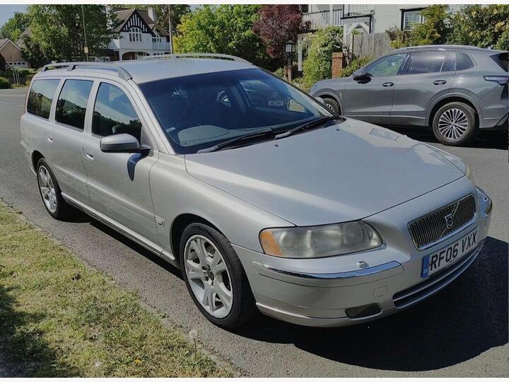 Volvo V70 2.4 D5 SE 5dr