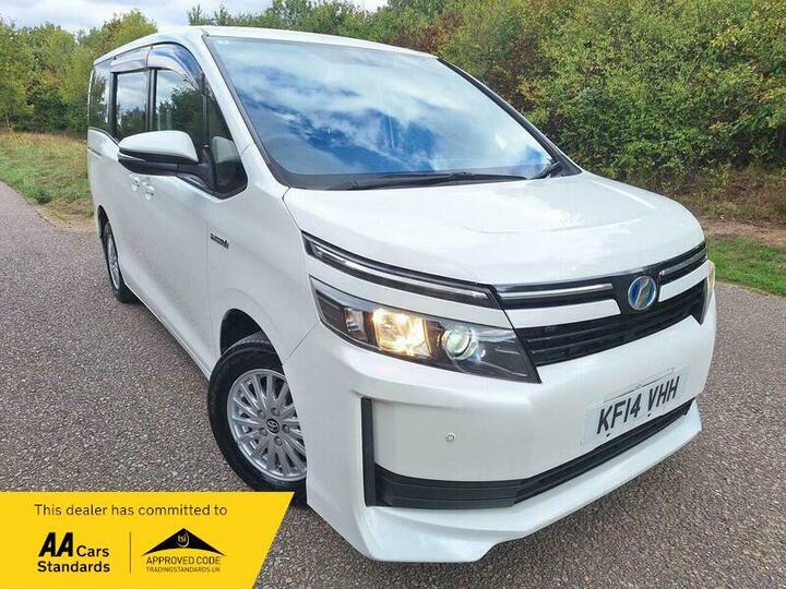 Toyota Voxy 1.8 Petrol Hybrid Automatic 7 Seats ULEZ