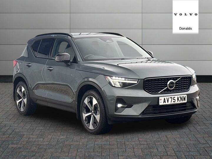 Volvo XC40 2.0 B3 MHEV Plus Dark DCT Auto Euro 6 (s/s) 5dr
