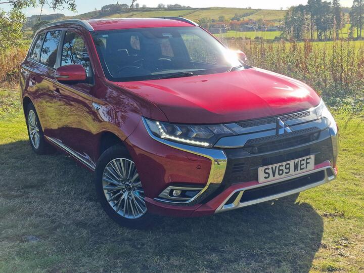 Mitsubishi Outlander 2.4h TwinMotor 13.8kWh Exceed Safety CVT 4WD Euro 6 (s/s) 5dr