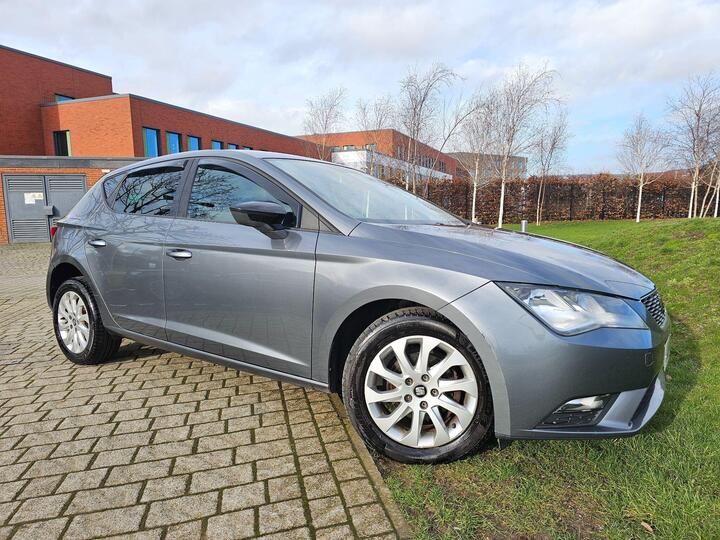 SEAT Leon 1.6 TDI CR SE DSG Euro 5 (s/s) 5dr