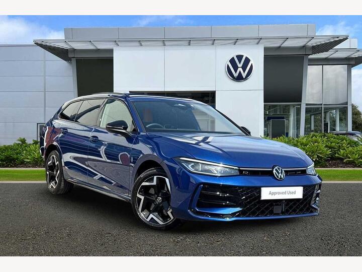 Volkswagen Passat 1.5 TSI EHybrid 19.7kWh R-Line DSG Euro 6 (s/s) 5dr Volkswagen Passat 1.5 TSI EHybrid 19.7kWh R-Line DSG Euro 6 (s/s) 5dr