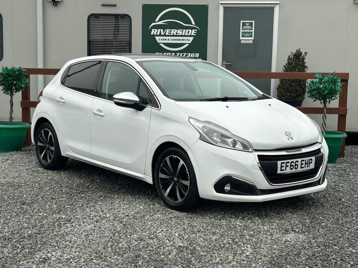 Peugeot 208 1.2 PureTech Allure Premium Euro 6 5dr