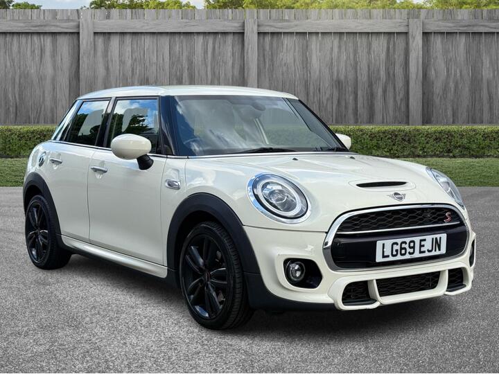 MINI Hatch 2.0 Cooper S Sport Steptronic Euro 6 (s/s) 5dr