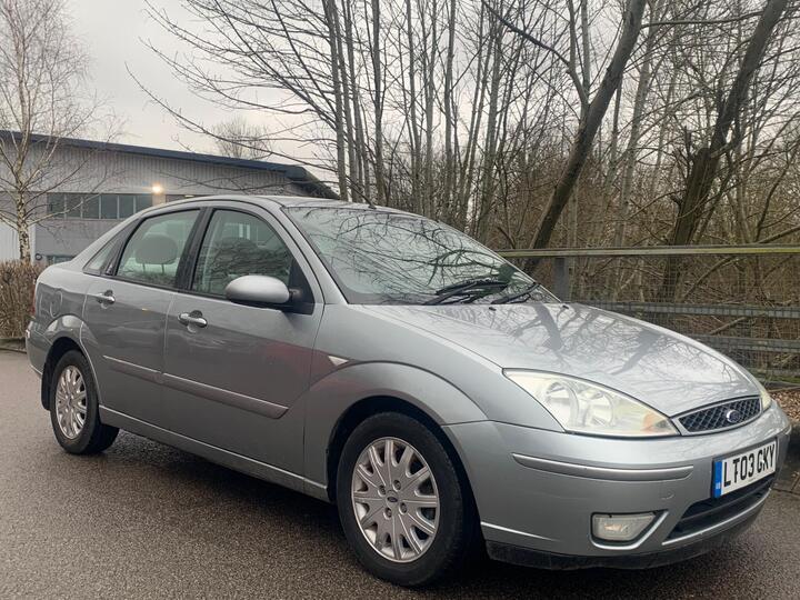 Ford Focus 2.0i 16v Ghia 4dr