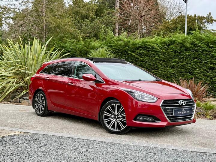 Hyundai I40 1.7 CRDi Blue Drive Premium Tourer Euro 6 (s/s) 5dr Hyundai I40 1.7 CRDi Blue Drive Premium Tourer Euro 6 (s/s) 5dr
