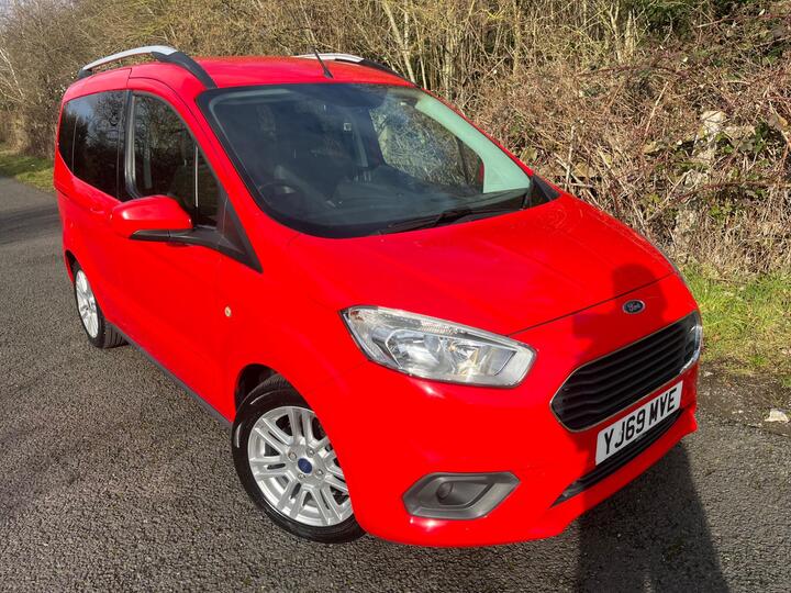 Ford Tourneo Courier 1.0 EcoBoost Titanium Euro 6 5dr