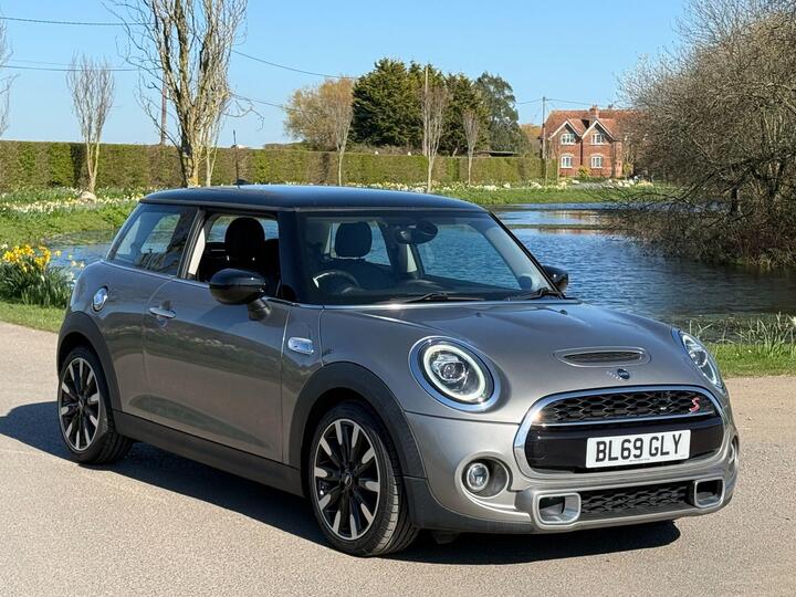 MINI Hatch 2.0 Cooper S Exclusive Steptronic Euro 6 (s/s) 3dr