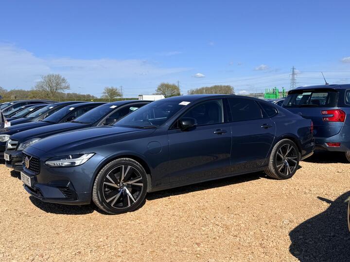 Volvo S90 2.0h T8 Recharge 11.6kWh R-Design Auto AWD Euro 6 (s/s) 4dr
