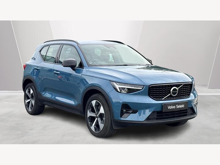Volvo XC40 2.0 B3 MHEV Plus Dark DCT Auto Euro 6 (s/s) 5dr
