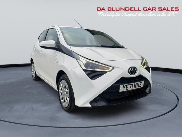Toyota AYGO 1.0 VVT-i X-play X-shift Euro 6 5dr (Safety Sense)