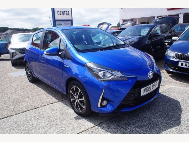 Toyota Yaris 1.5 VVT-h Icon Tech E-CVT Euro 6 (s/s) 5dr