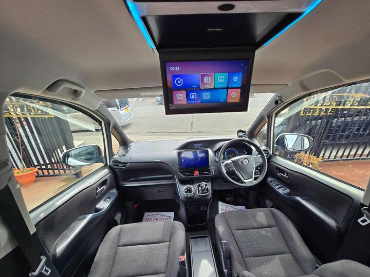 Toyota Voxy HYBRID 7 SEATER 1.8 5dr