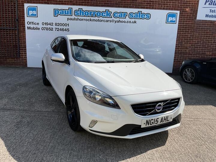 Volvo V40 DIESEL HATCHBACK 2.0 D3 R-Design Nav Euro 6 (s/s) 5dr