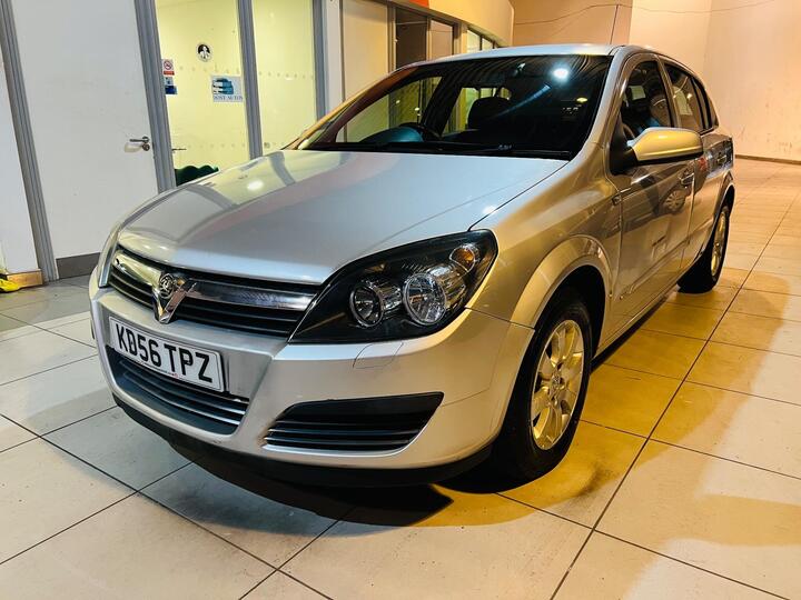 Vauxhall Astra 1.8i 16v Club 5dr