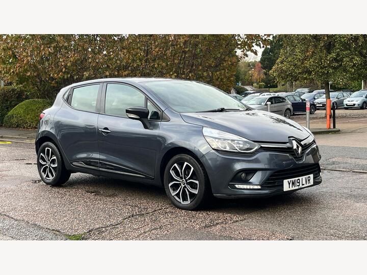 Renault Clio 0.9 TCe Play Euro 6 (s/s) 5dr Renault Clio 0.9 TCe Play Euro 6 (s/s) 5dr