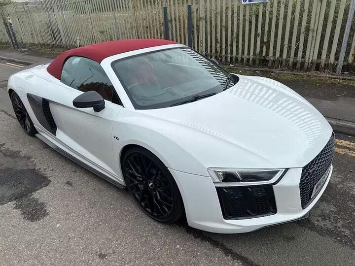 Audi R8 5.2 FSI V10 Plus Spyder S Tronic Quattro Euro 6 (s/s) 2dr