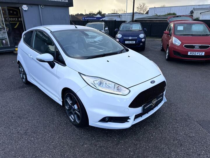 Ford FIESTA 1.6T EcoBoost ST-3 Euro 5 (s/s) 3dr Ford FIESTA 1.6T EcoBoost ST-3 Euro 5 (s/s) 3dr