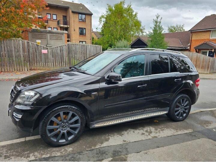 Mercedes-Benz M-CLASS 3.0 ML350 CDI V6 BlueEfficiency Grand Edition G-Tronic 4WD Euro 5 5dr Mercedes-Benz M-CLASS 3.0 ML350 CDI V6 BlueEfficiency Grand Edition G-Tronic 4WD Euro 5 5dr