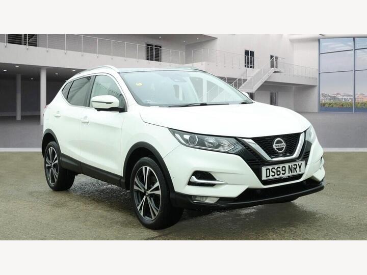 Nissan Qashqai 1.3 DIG-T N-Connecta Euro 6 (s/s) 5dr