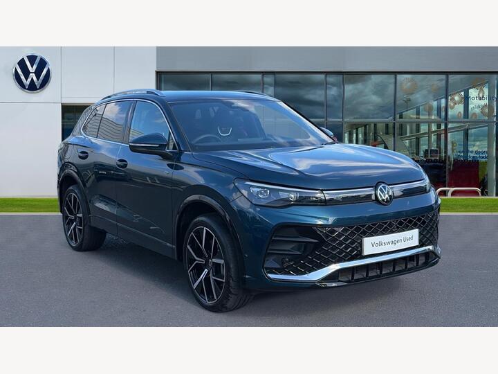 Volkswagen Tiguan 1.5 TSI EHybrid 19.7kWh R-Line DSG Euro 6 (s/s) 5dr Volkswagen Tiguan 1.5 TSI EHybrid 19.7kWh R-Line DSG Euro 6 (s/s) 5dr